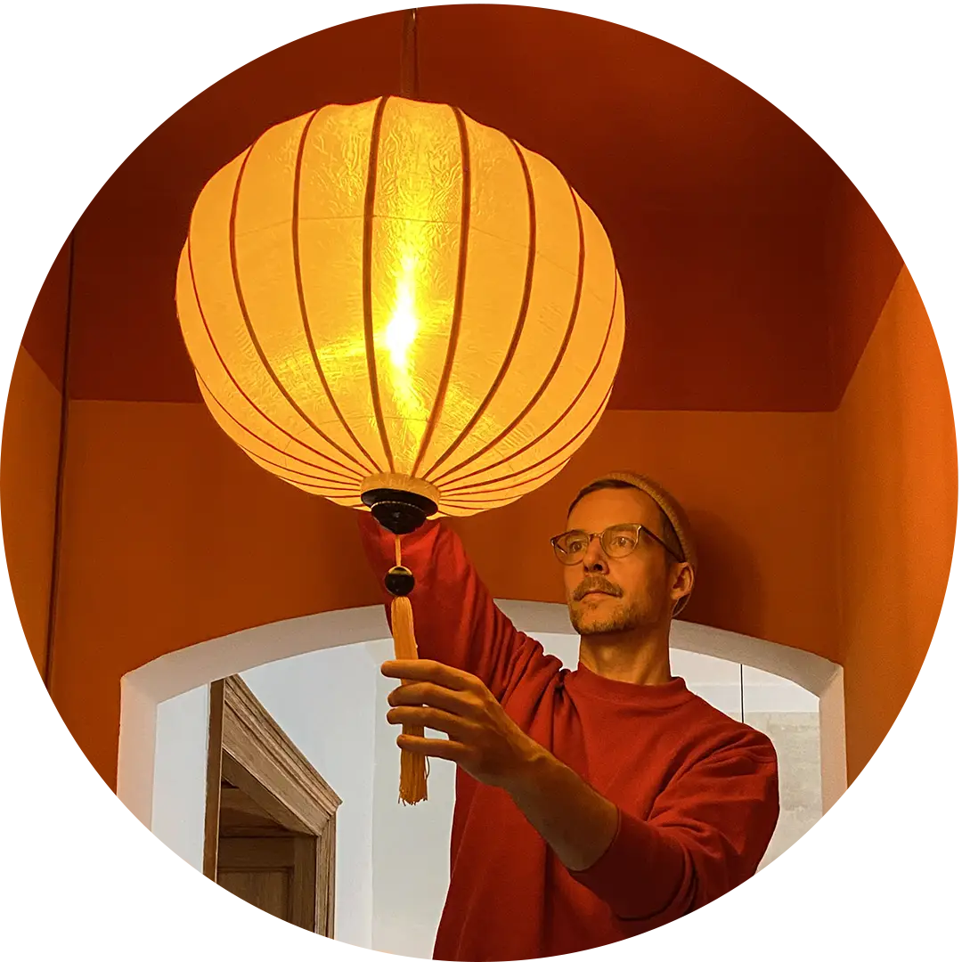 Chinesischen Lampion aufhängen