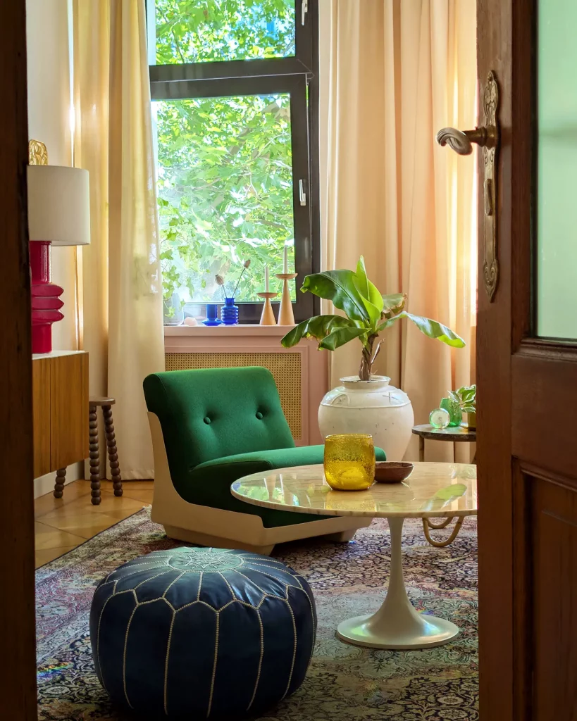 Blick ins Wohnzimmer Vintage Möbel im Wohnzimmer